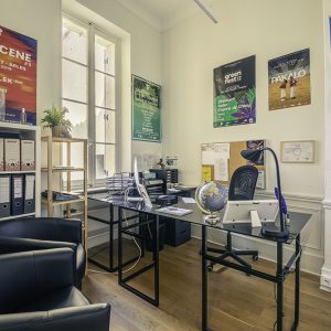 Location de bureaux privés dans un espace de coworking à Avignon centre-ville